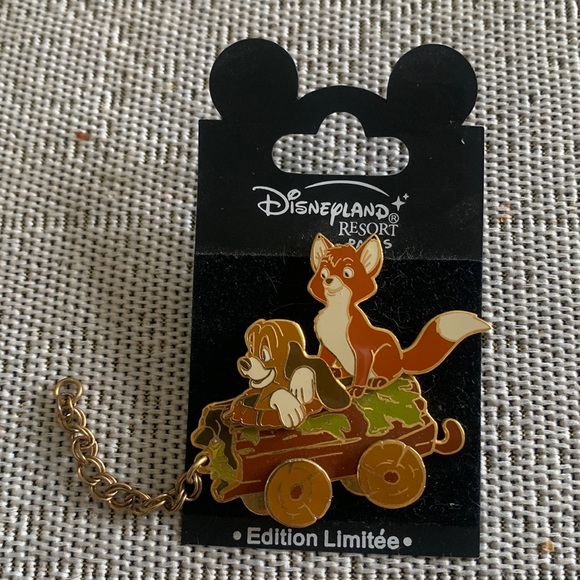 Disney Jewelry - Disneyland Paris resort Fox & Hound - Train Series - LE 1200 Disney Pin 30160